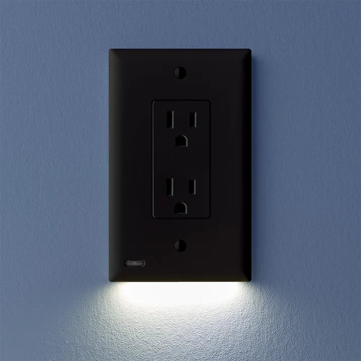 Outlet Cover with Integrated LED Night GuideLight